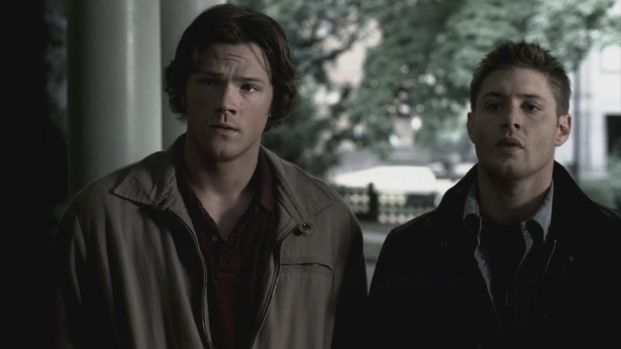 http://www.homeofthenutty.com/supernatural/screencaps/albums/SPN2x04/SPN_0584.jpg