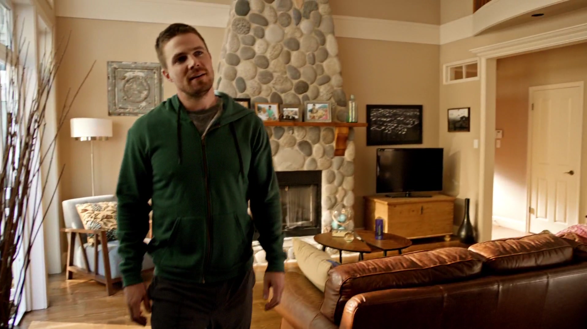 Arrow_S04E01_Green_Arrow_1080p_WEB-DL_DD5_1_H_264-CtrlHD_0075.jpg