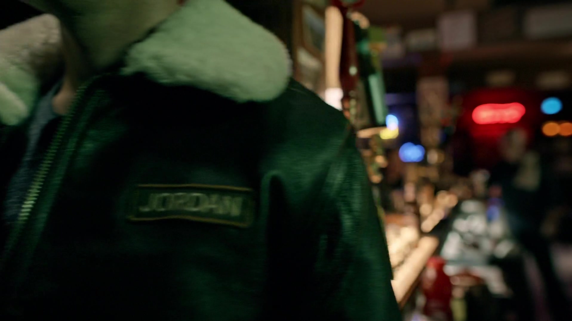 Arrow_S04E01_Green_Arrow_1080p_WEB-DL_DD5_1_H_264-CtrlHD_0743.jpg