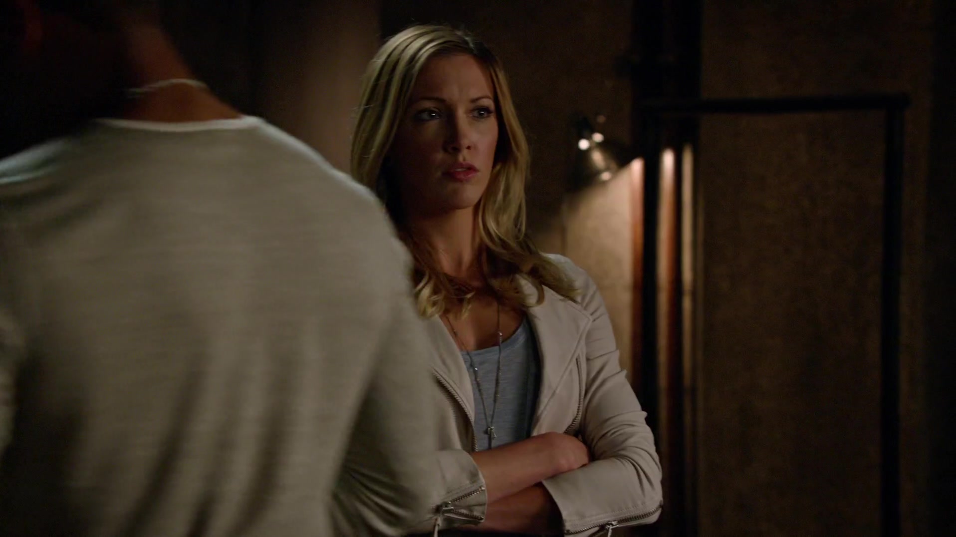 Arrow_S04E01_Green_Arrow_1080p_WEB-DL_DD5_1_H_264-CtrlHD_0916.jpg