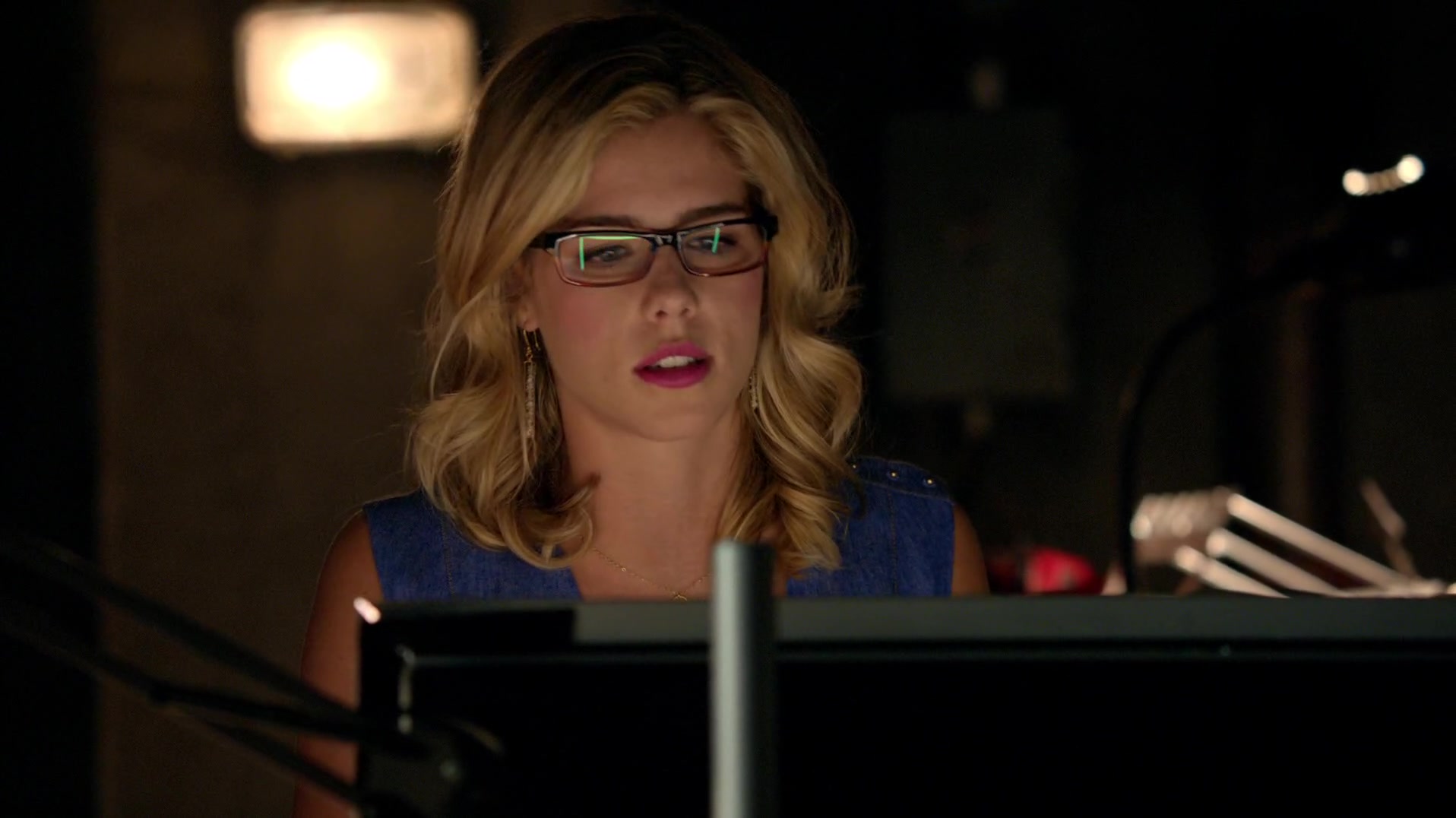 Arrow_S04E01_Green_Arrow_1080p_WEB-DL_DD5_1_H_264-CtrlHD_1142.jpg