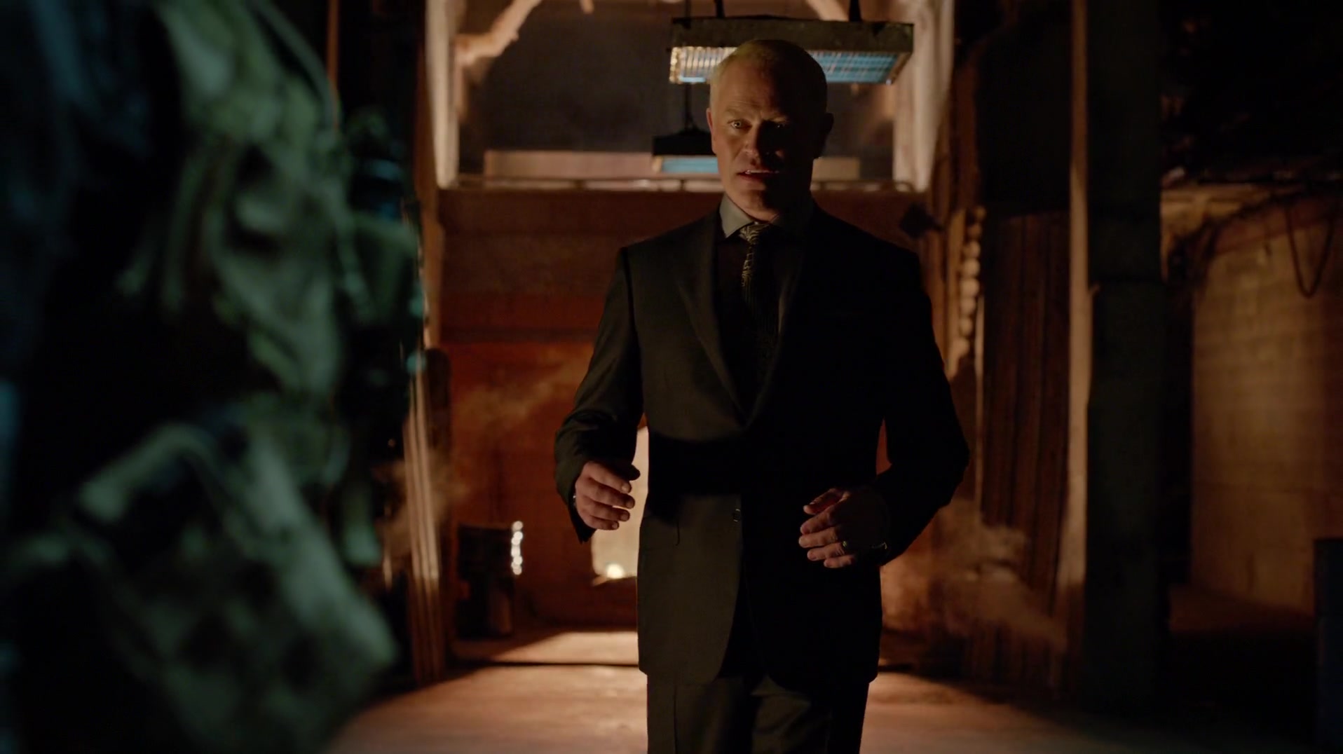 Arrow_S04E01_Green_Arrow_1080p_WEB-DL_DD5_1_H_264-CtrlHD_1276.jpg