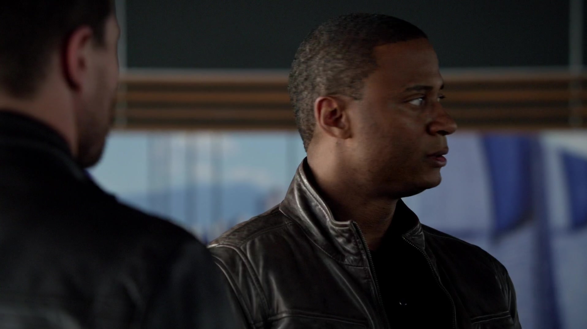Arrow_S04E01_Green_Arrow_1080p_WEB-DL_DD5_1_H_264-CtrlHD_1468.jpg