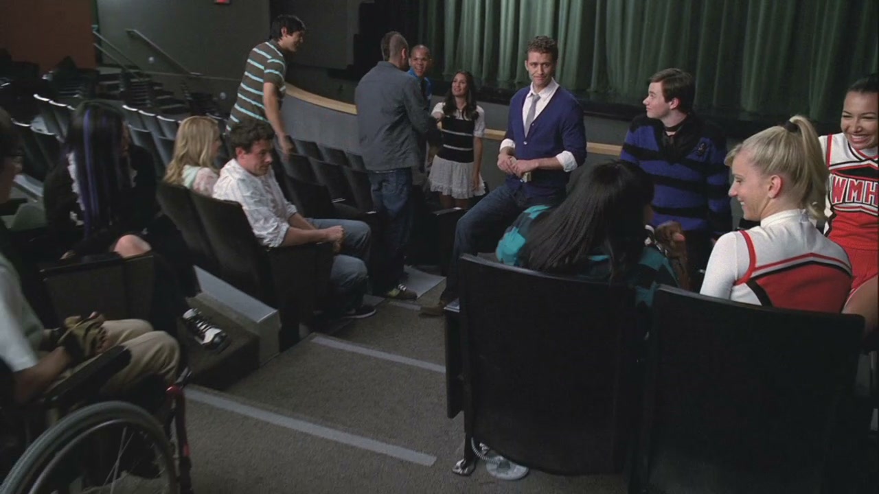 Glee109-01012.jpg