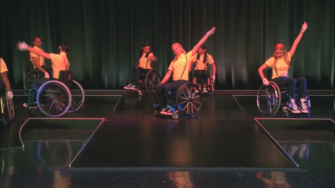 Glee109-01210.jpg