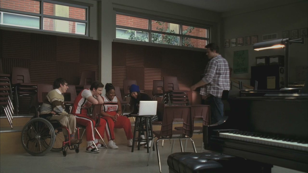 Glee117-00003.jpg