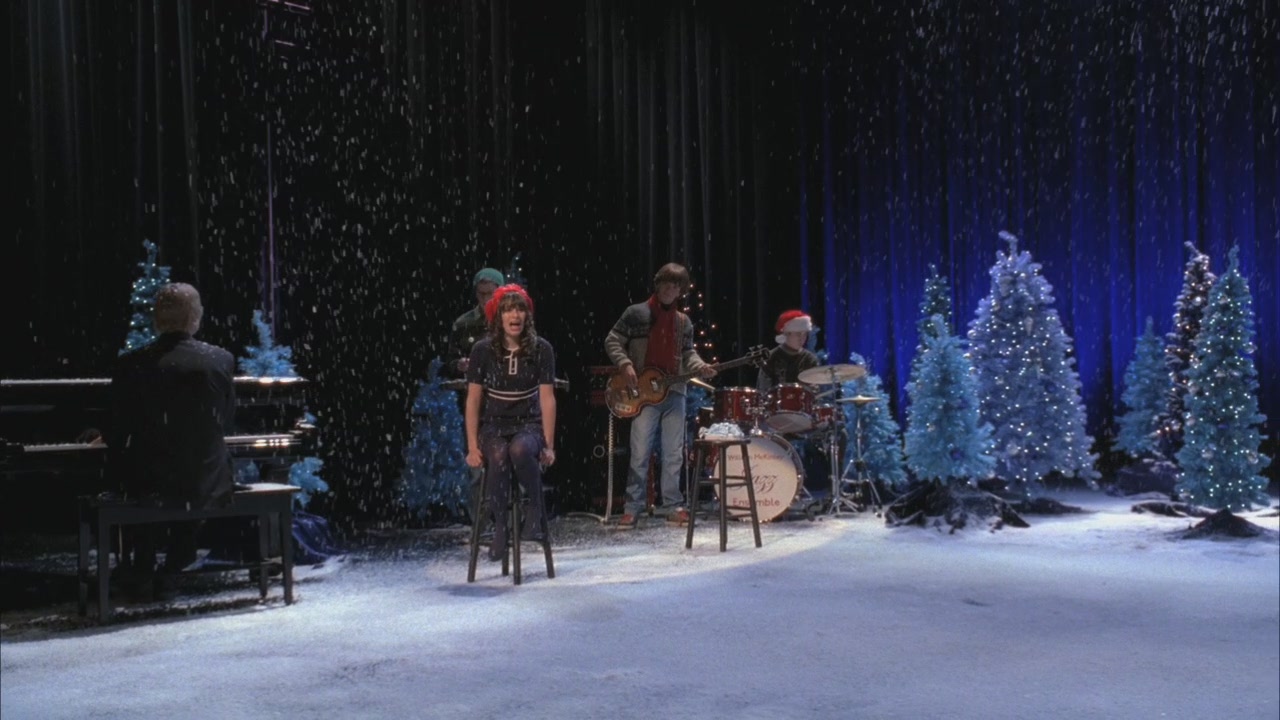 Glee210-00348.jpg