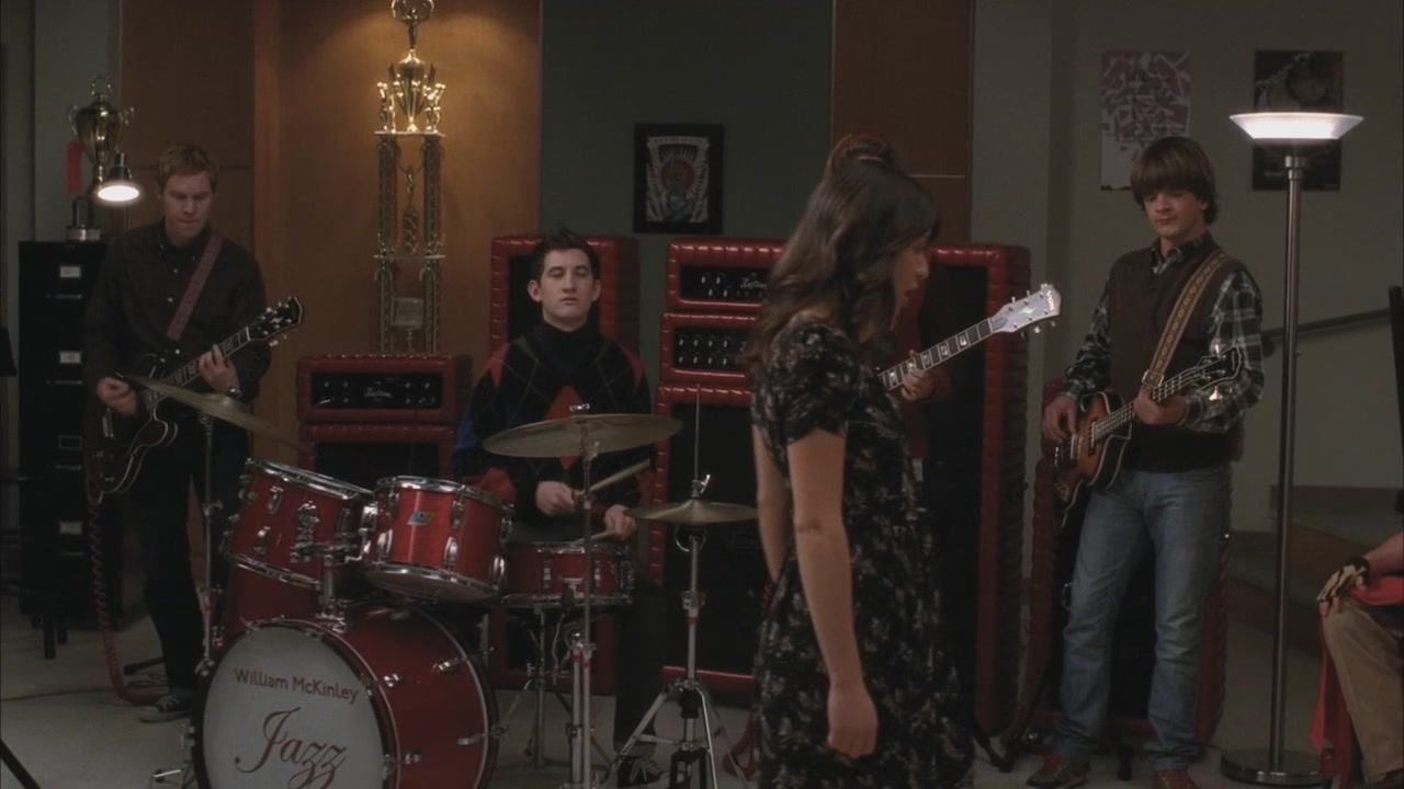 Glee211-0301.jpg
