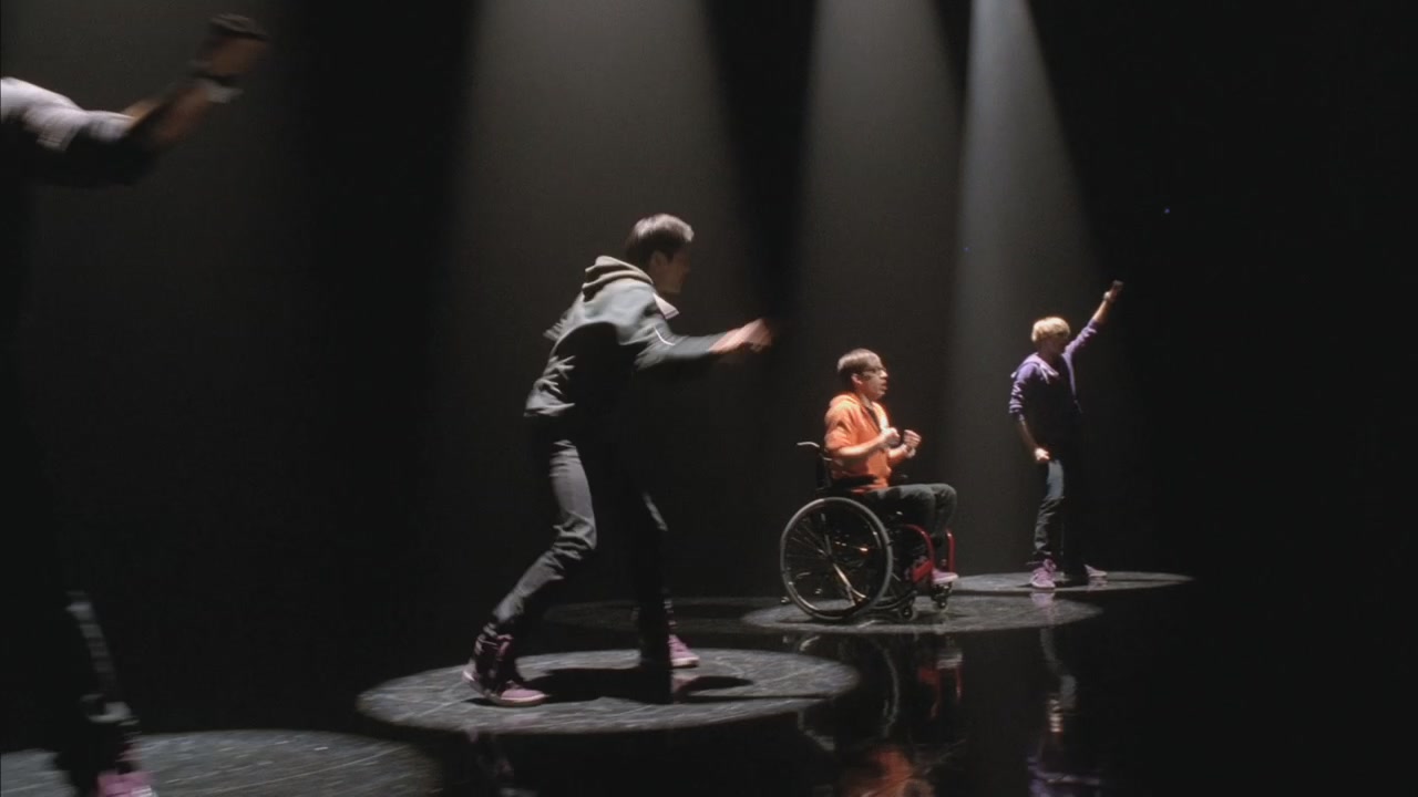 Glee213-0517.jpg