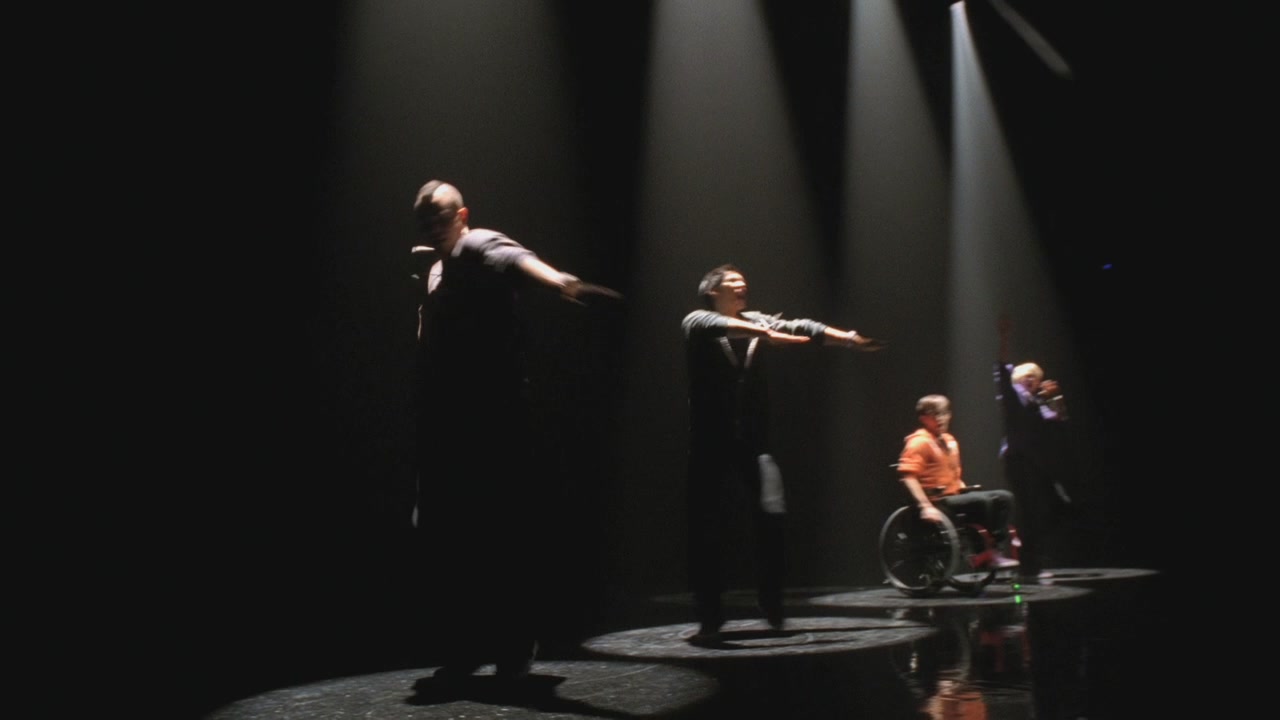 Glee213-0525.jpg