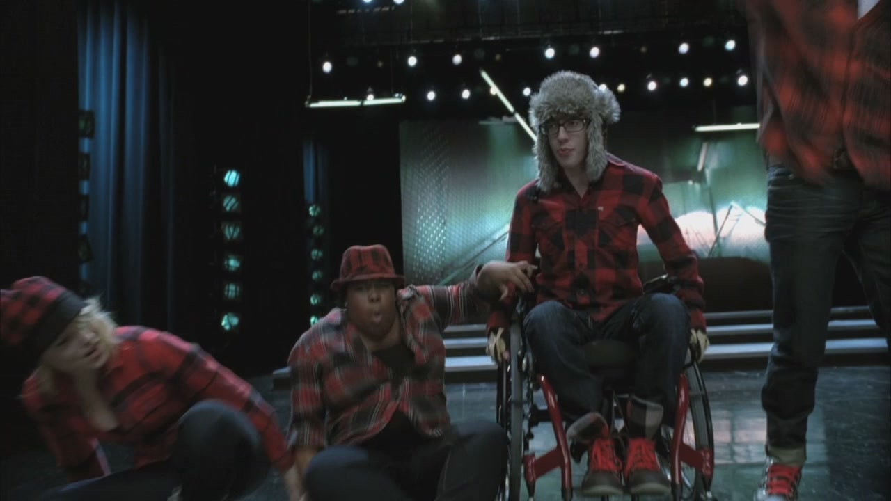 Glee213-1112.jpg
