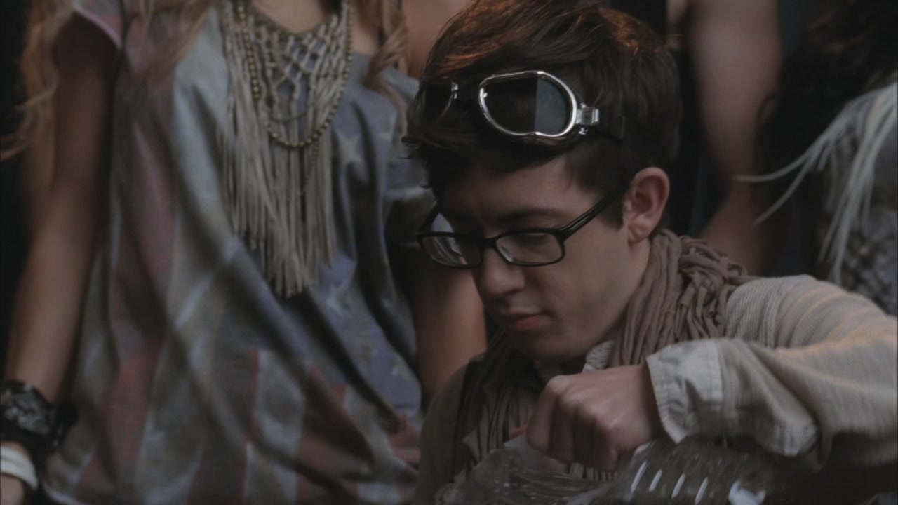 Glee214-1012.jpg