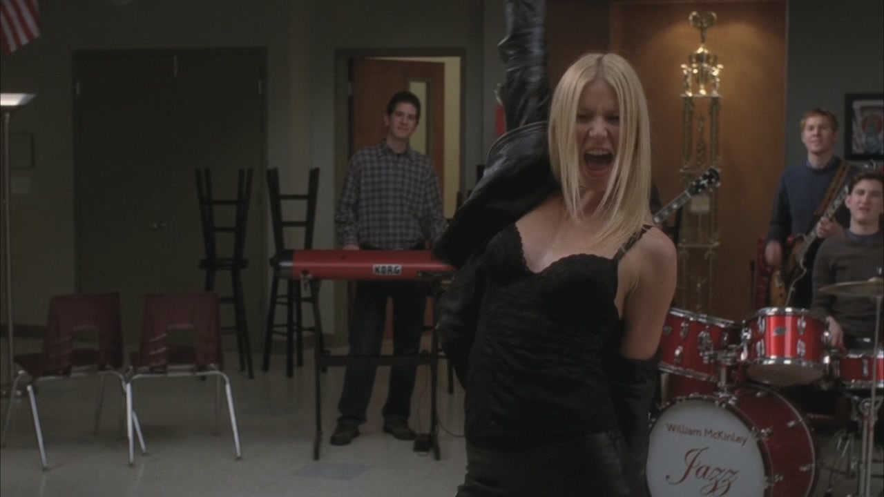 Glee215-0311.jpg