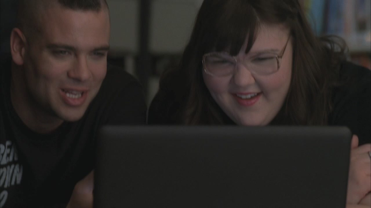Glee215-0518.jpg