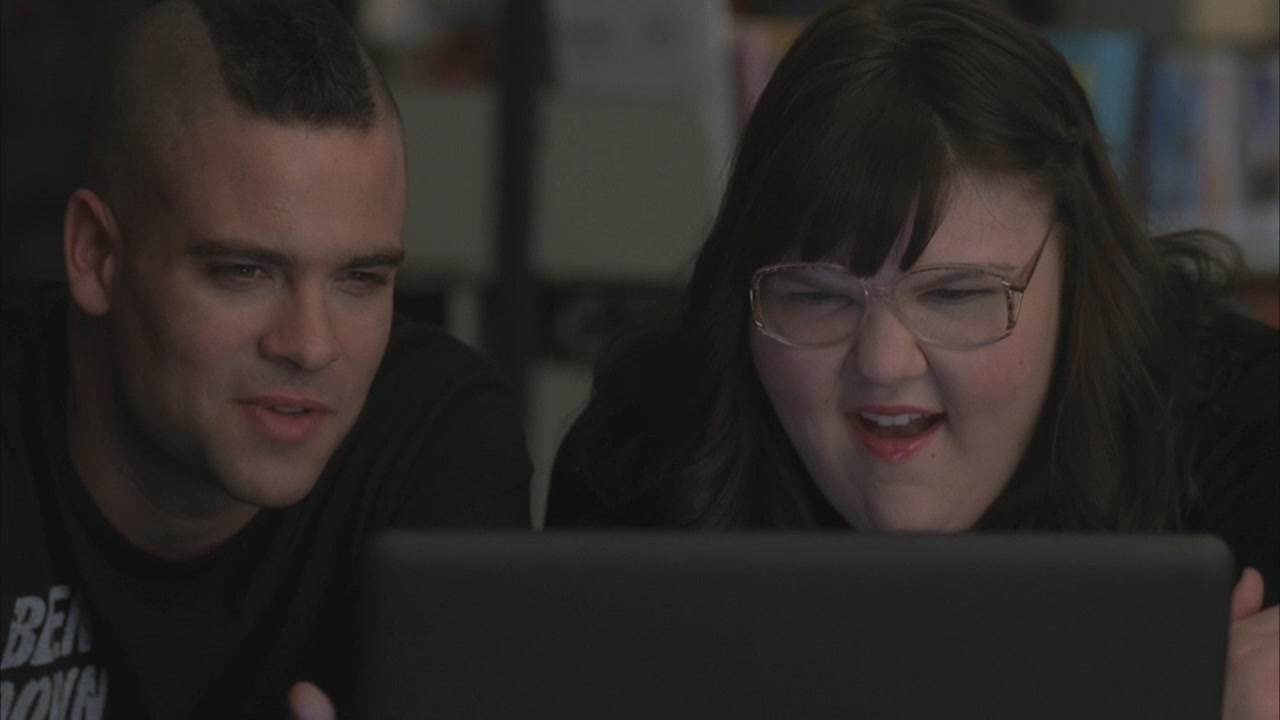 Glee215-0520.jpg