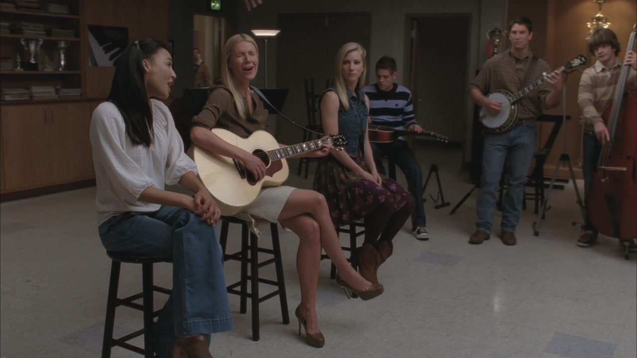 Glee215-0800.jpg