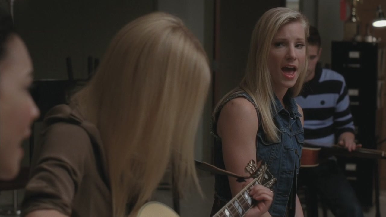 Glee215-0820.jpg