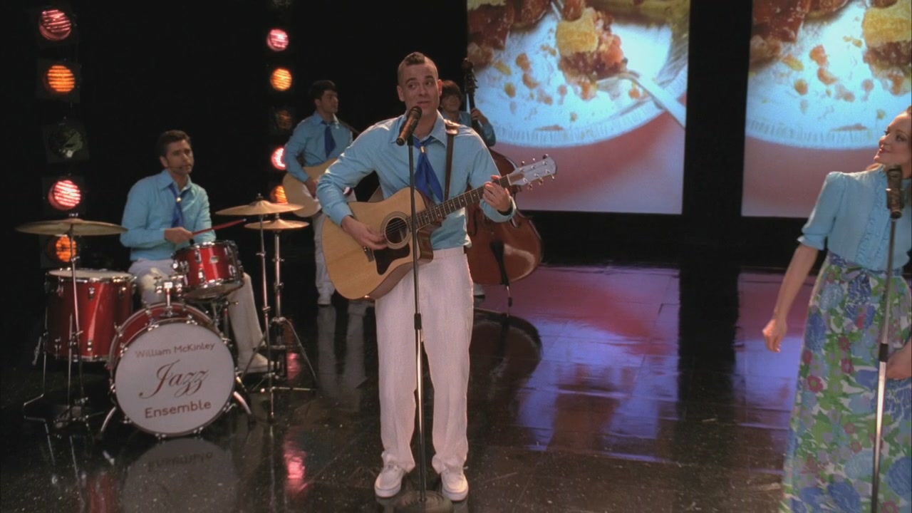 Glee215-0902.jpg