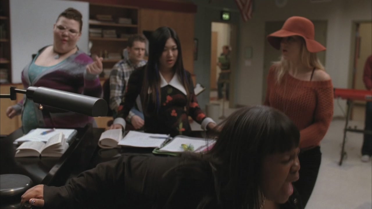 Glee216-0603.jpg