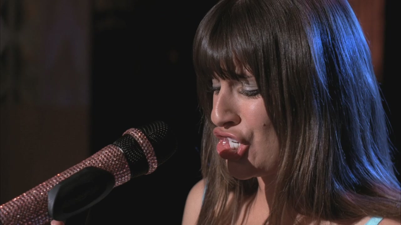 Glee216-1013.jpg