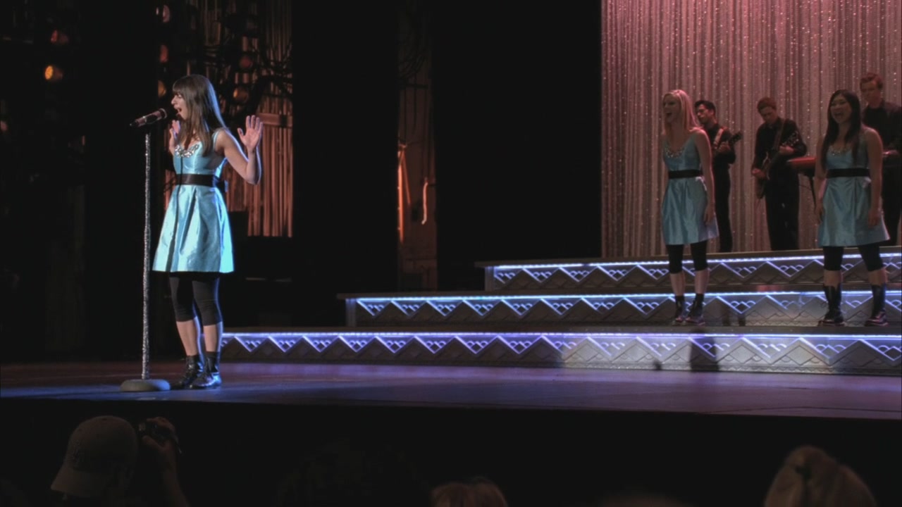 Glee216-1017.jpg