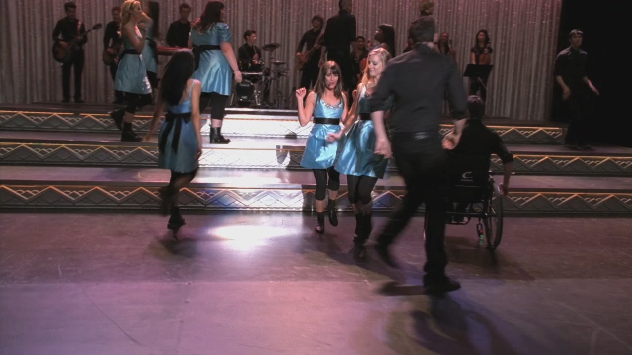 Glee216-1116.jpg
