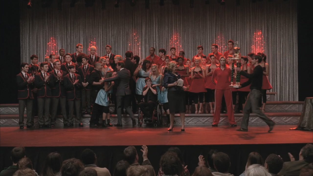 Glee216-1210.jpg