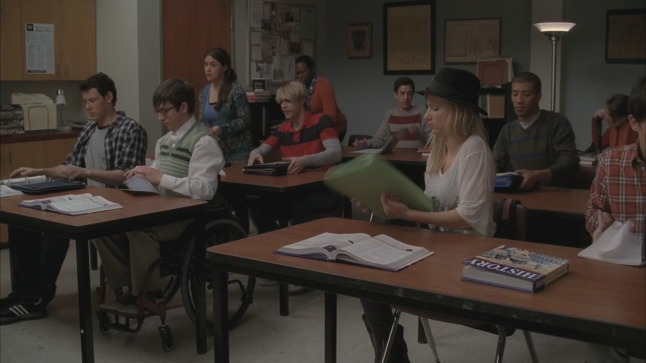 Glee217-0516.jpg