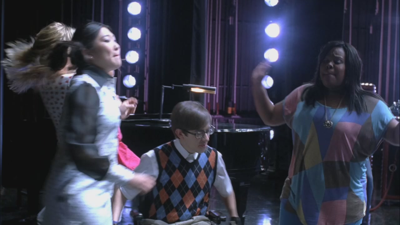 Glee219-1211.jpg