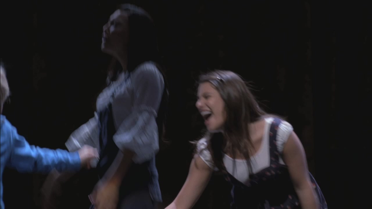 Glee219-1217.jpg