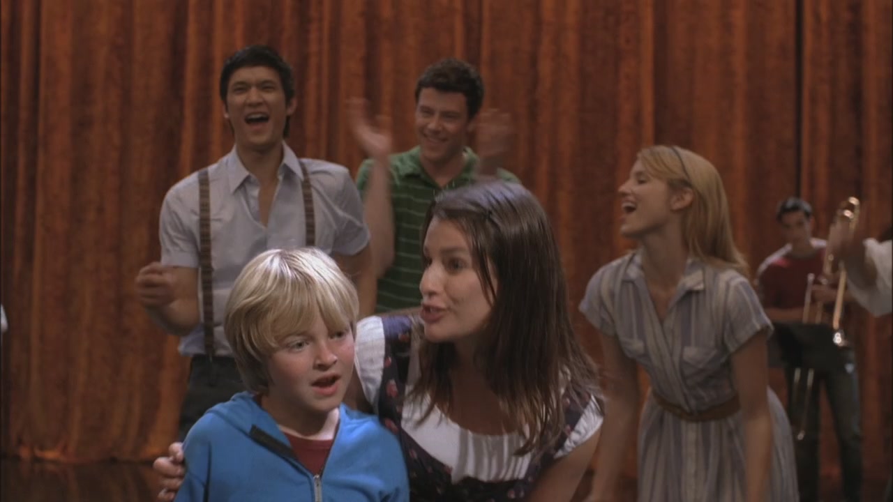 Glee219-1220.jpg