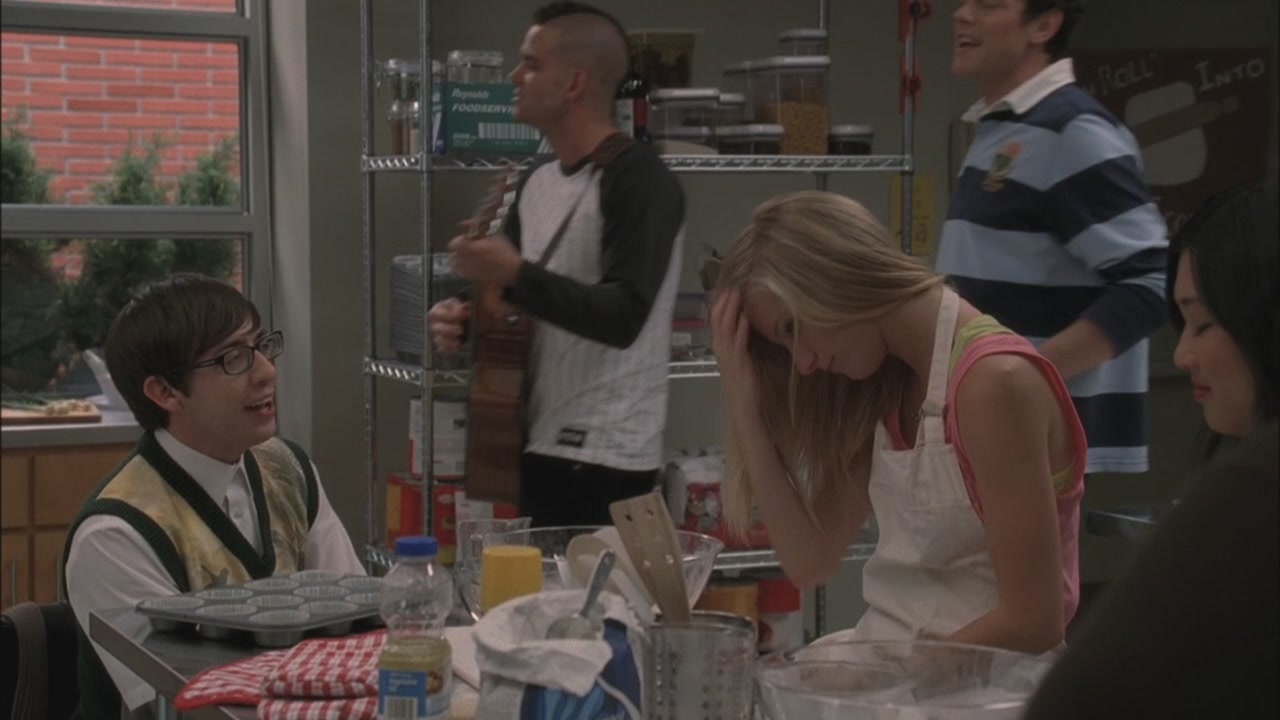 Glee220-0505.jpg