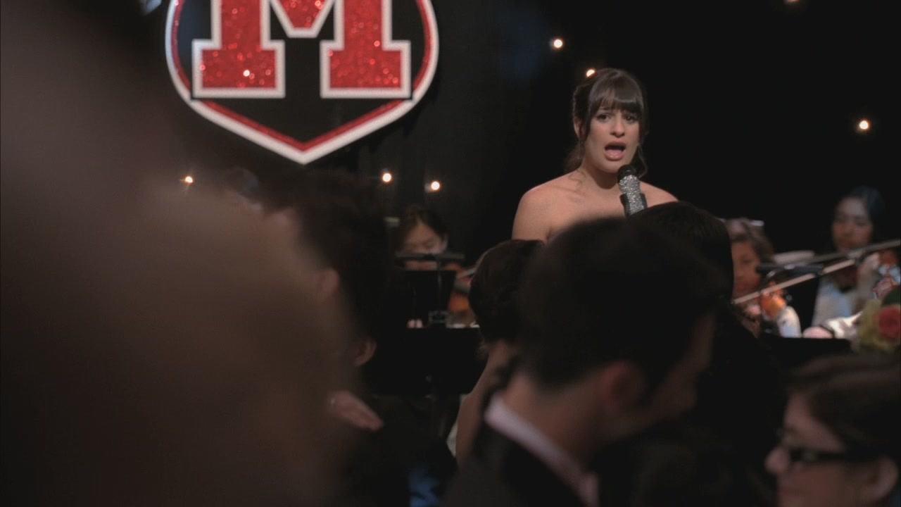 Glee220-0810.jpg