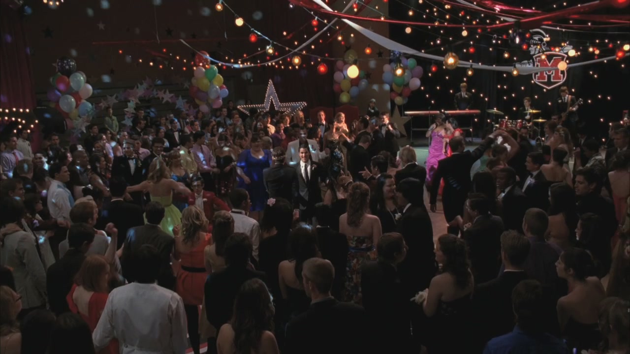Glee220-1219.jpg