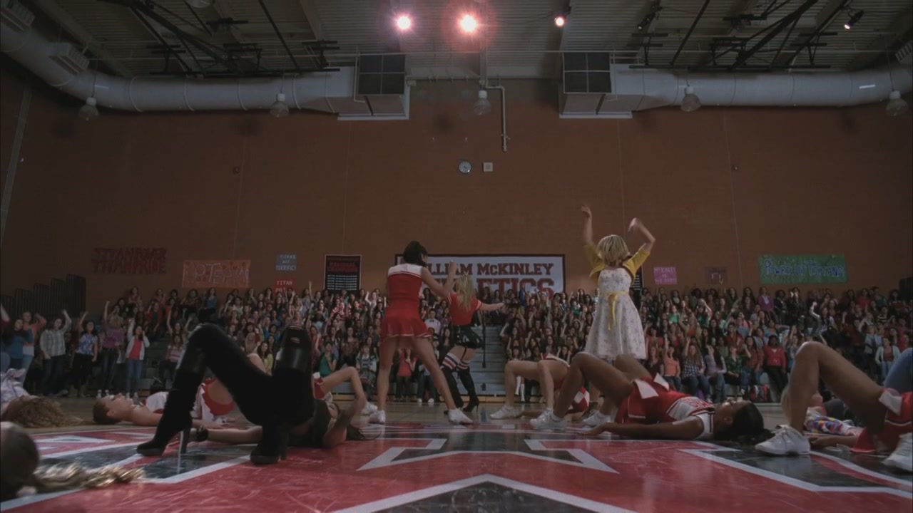 Glee303-00356.jpg