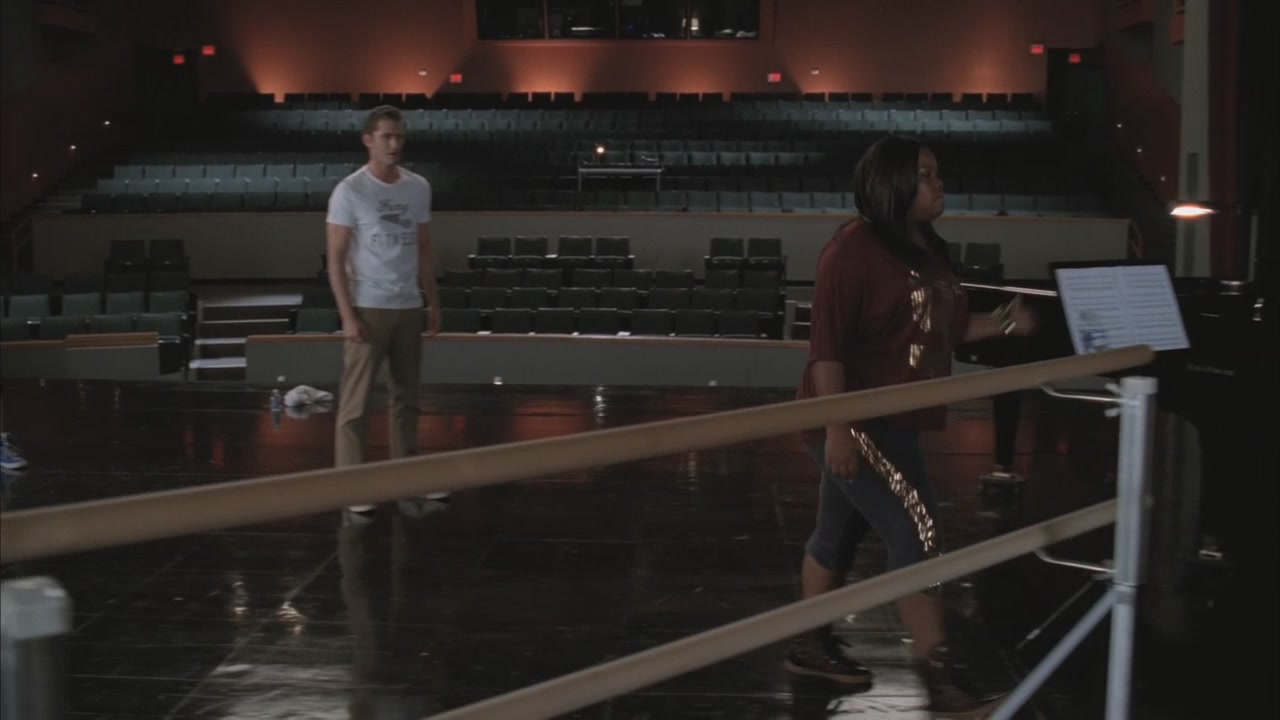 Glee303-00700.jpg