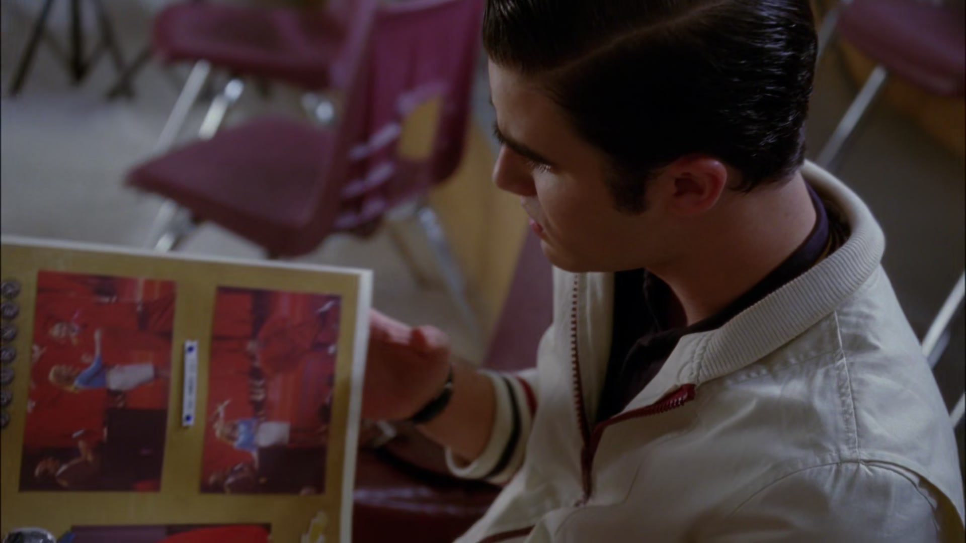 Glee405-0100.jpg