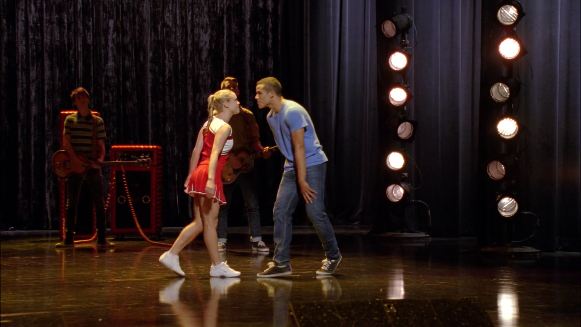 Glee405-0712.jpg