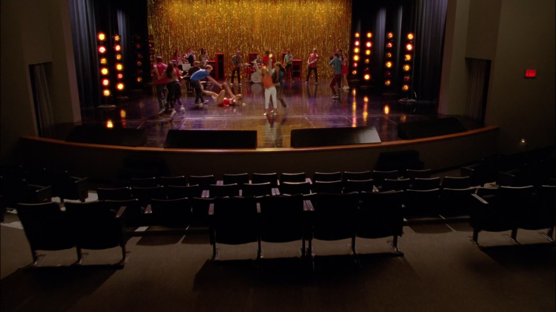 Glee405-1013.jpg