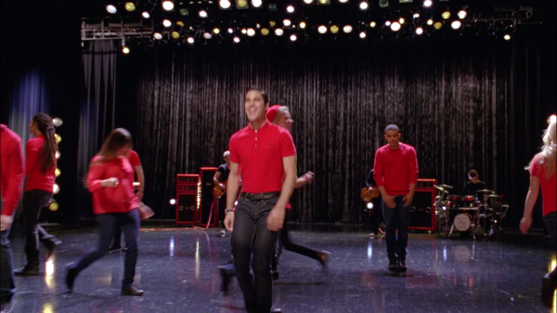 Glee407-1218.jpg