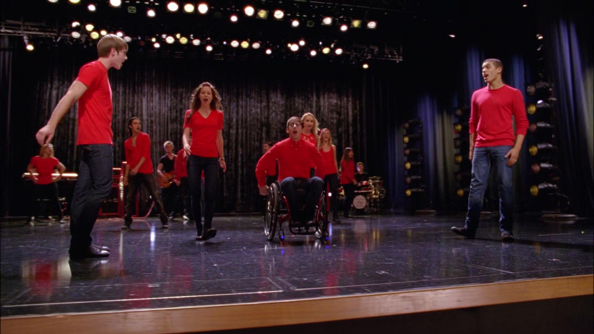 Glee407-1221.jpg