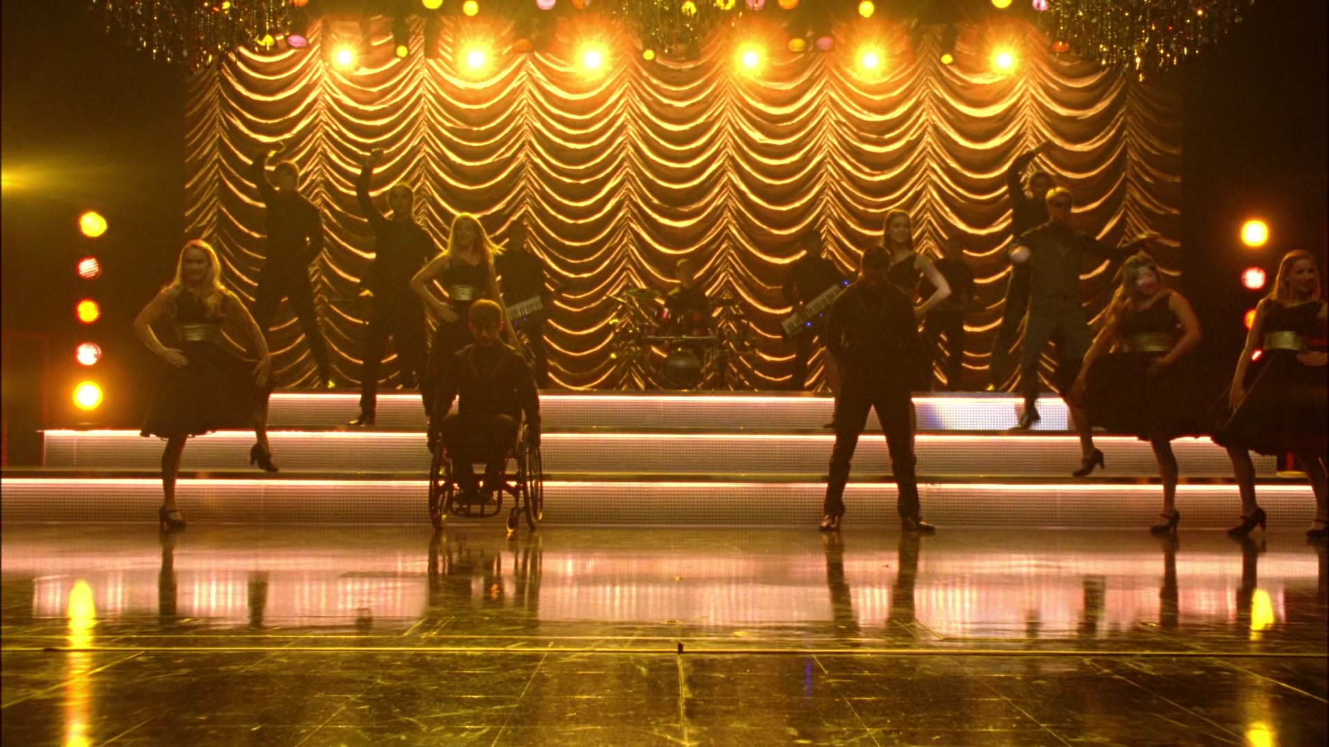 Glee408-1228.jpg
