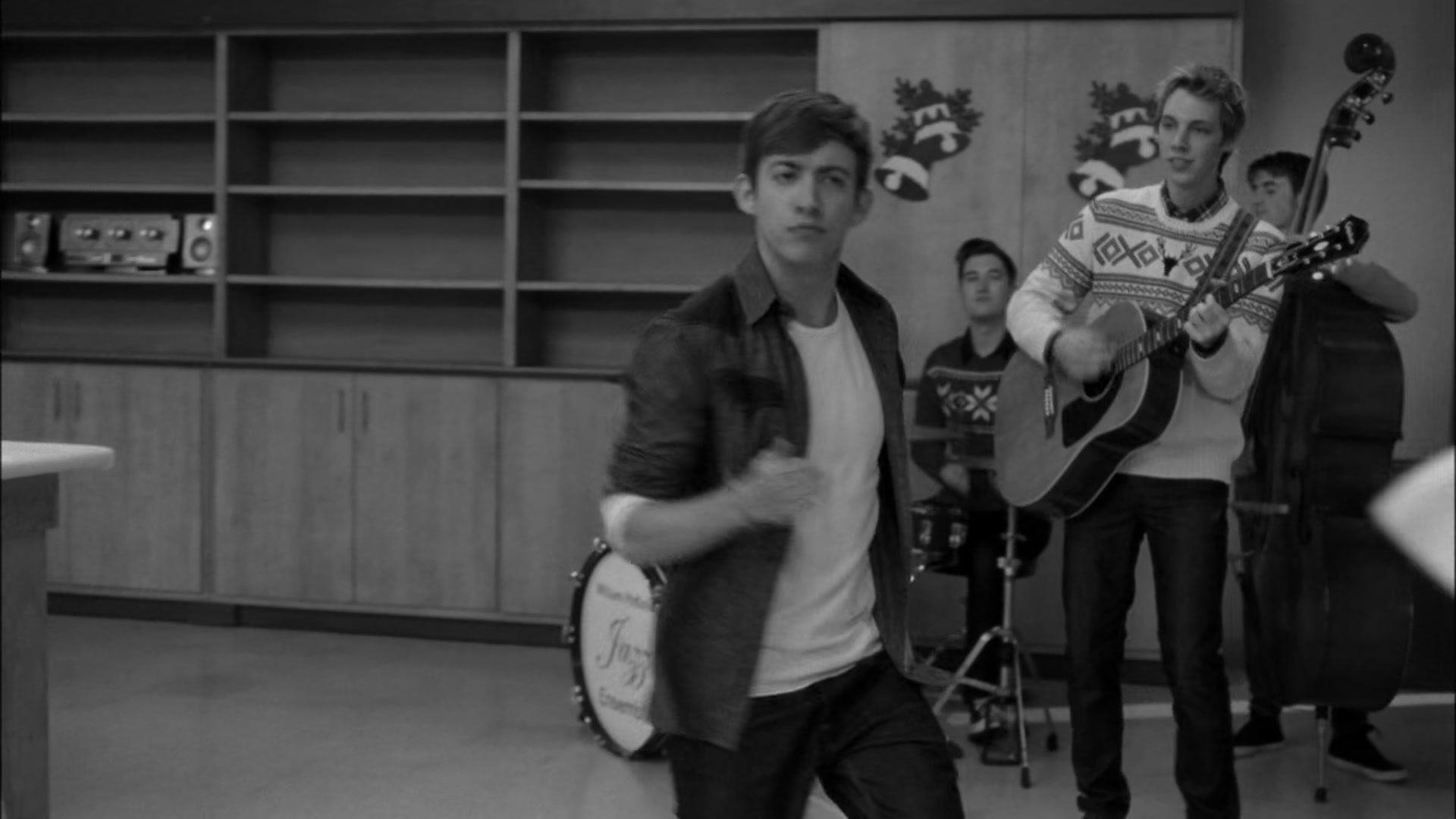 Glee410-0200.jpg