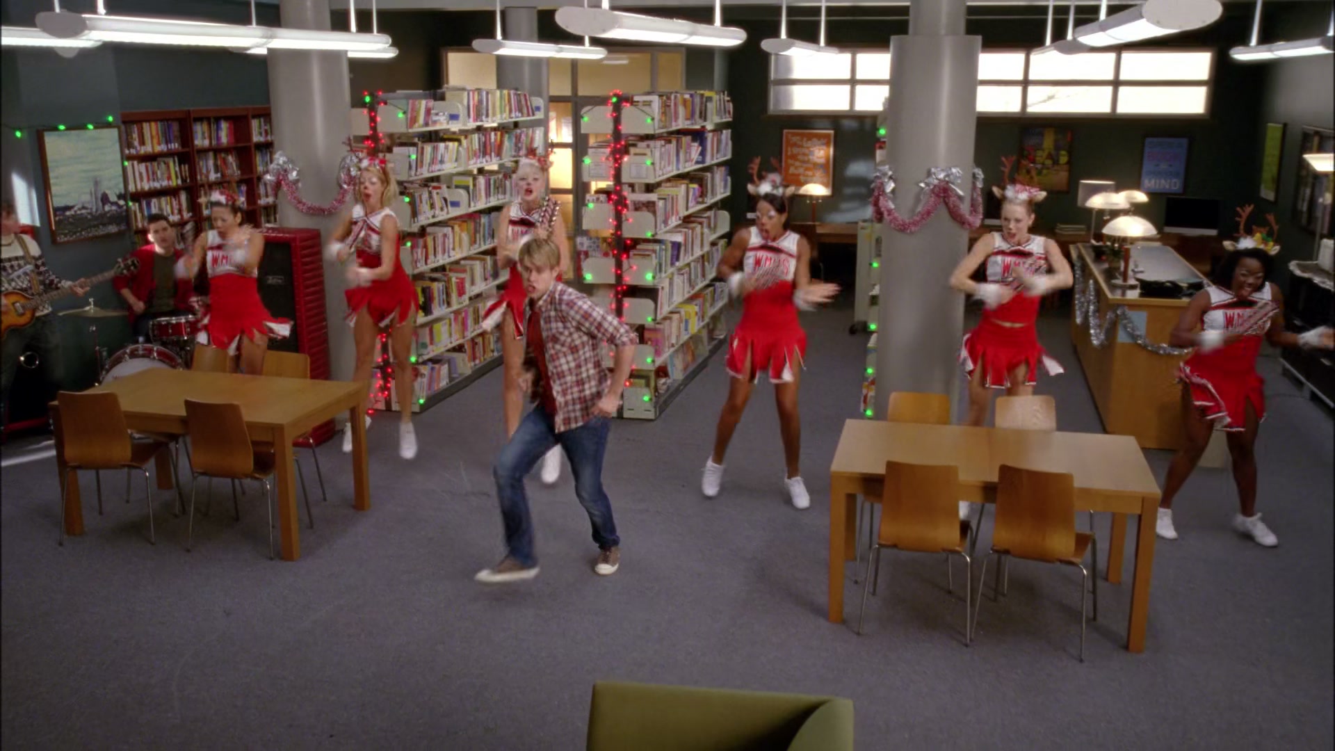 Glee410-0828.jpg