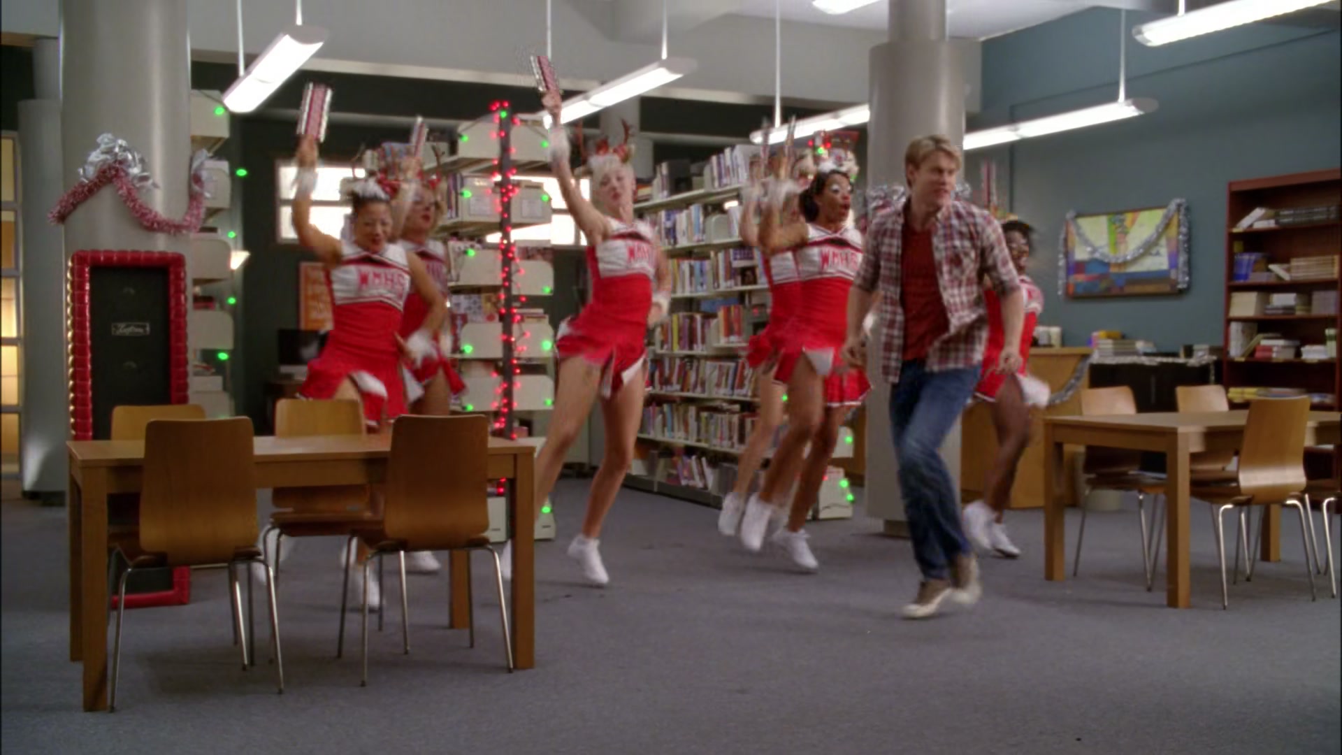 Glee410-0831.jpg