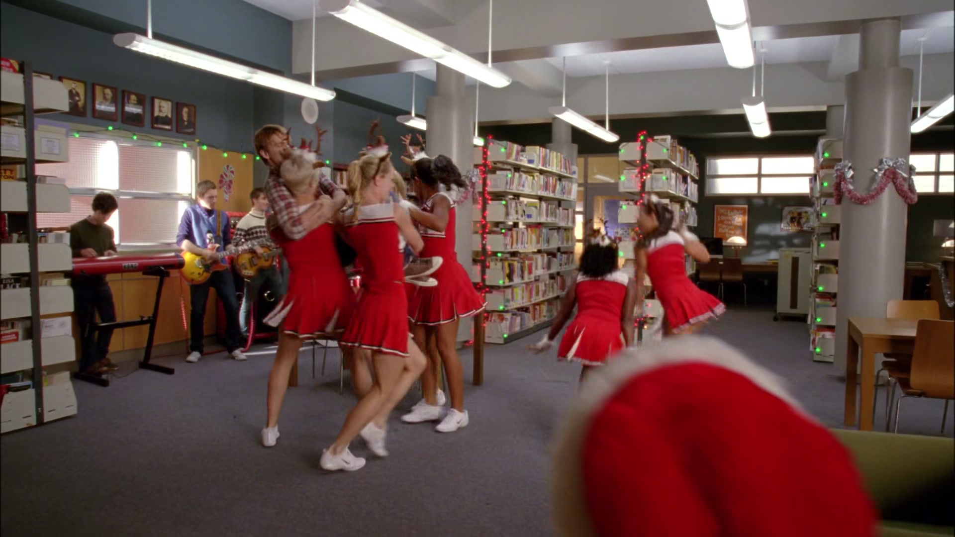 Glee410-0860.jpg