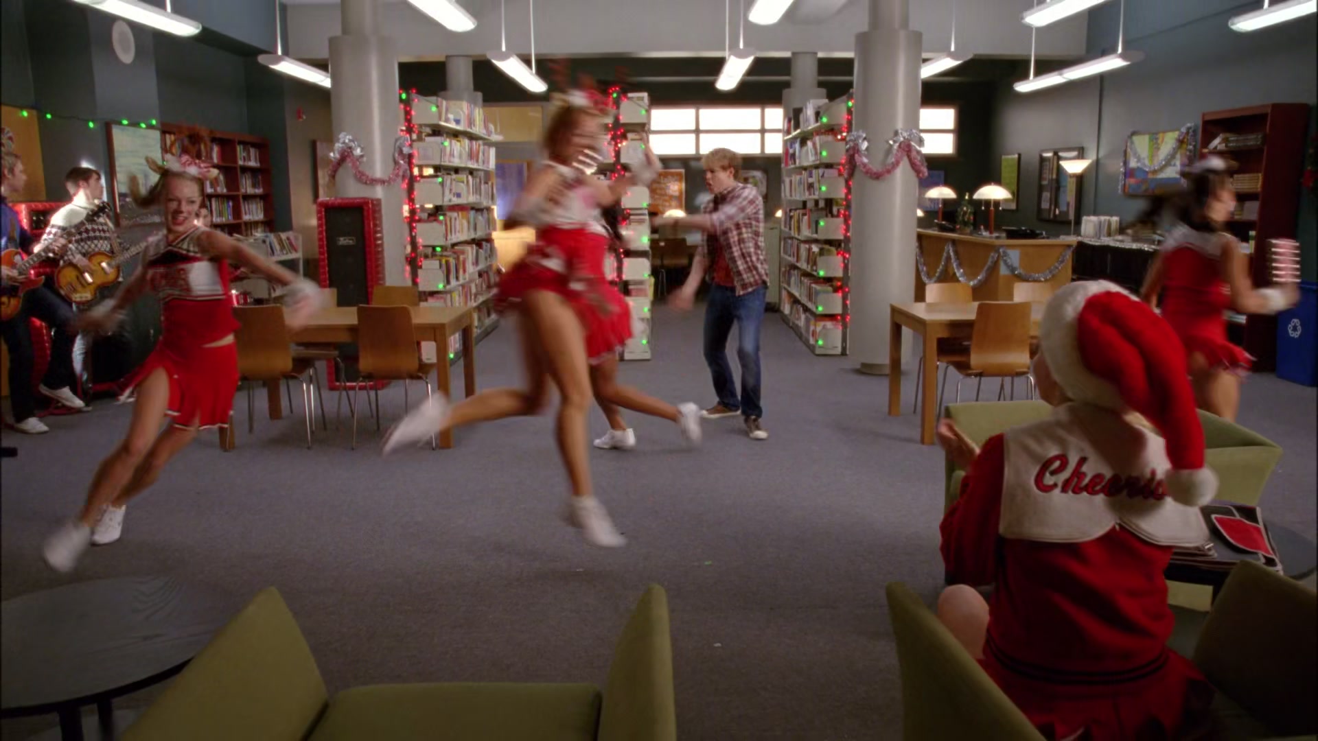 Glee410-0868.jpg