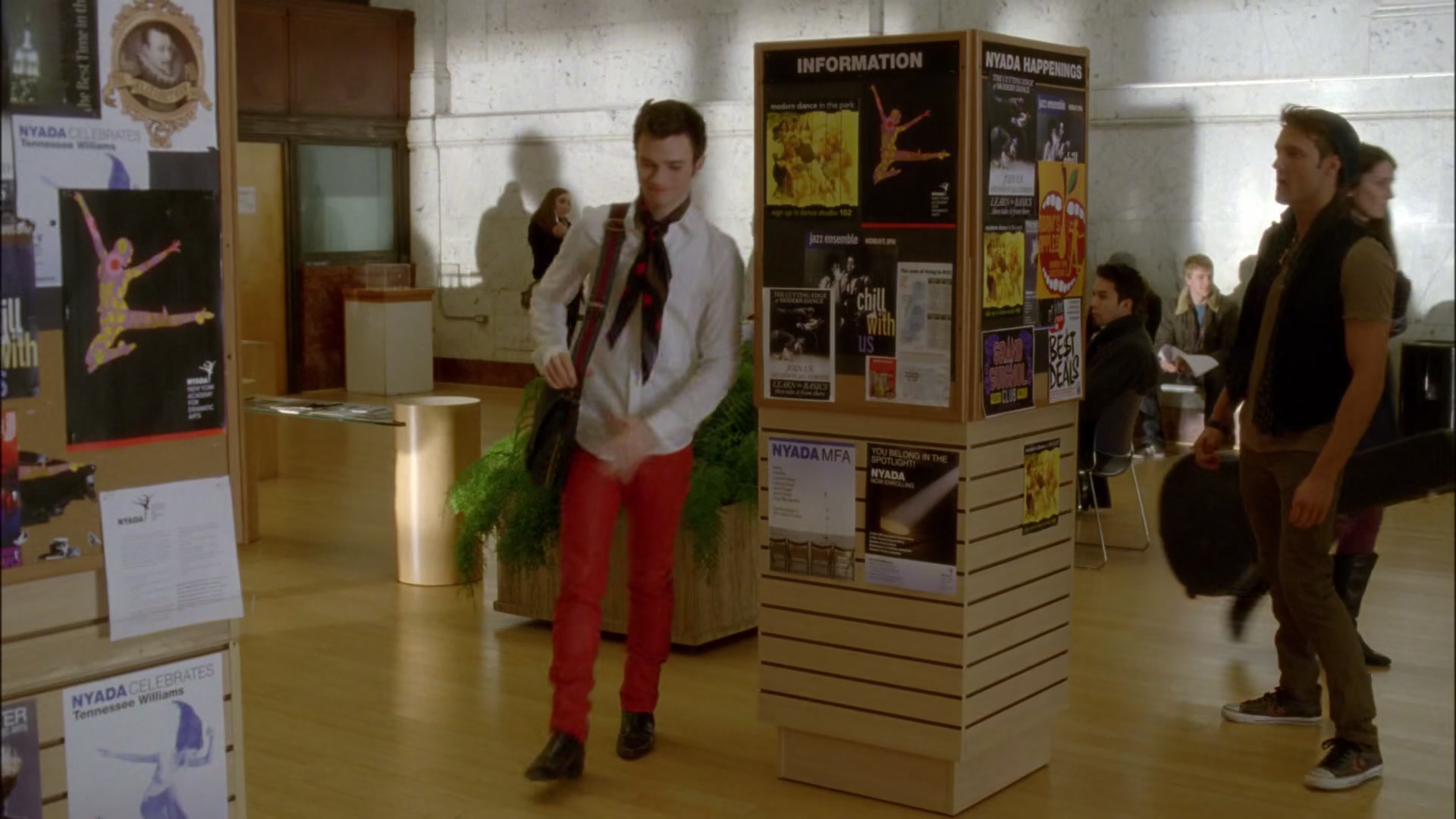 Glee411-0318.jpg
