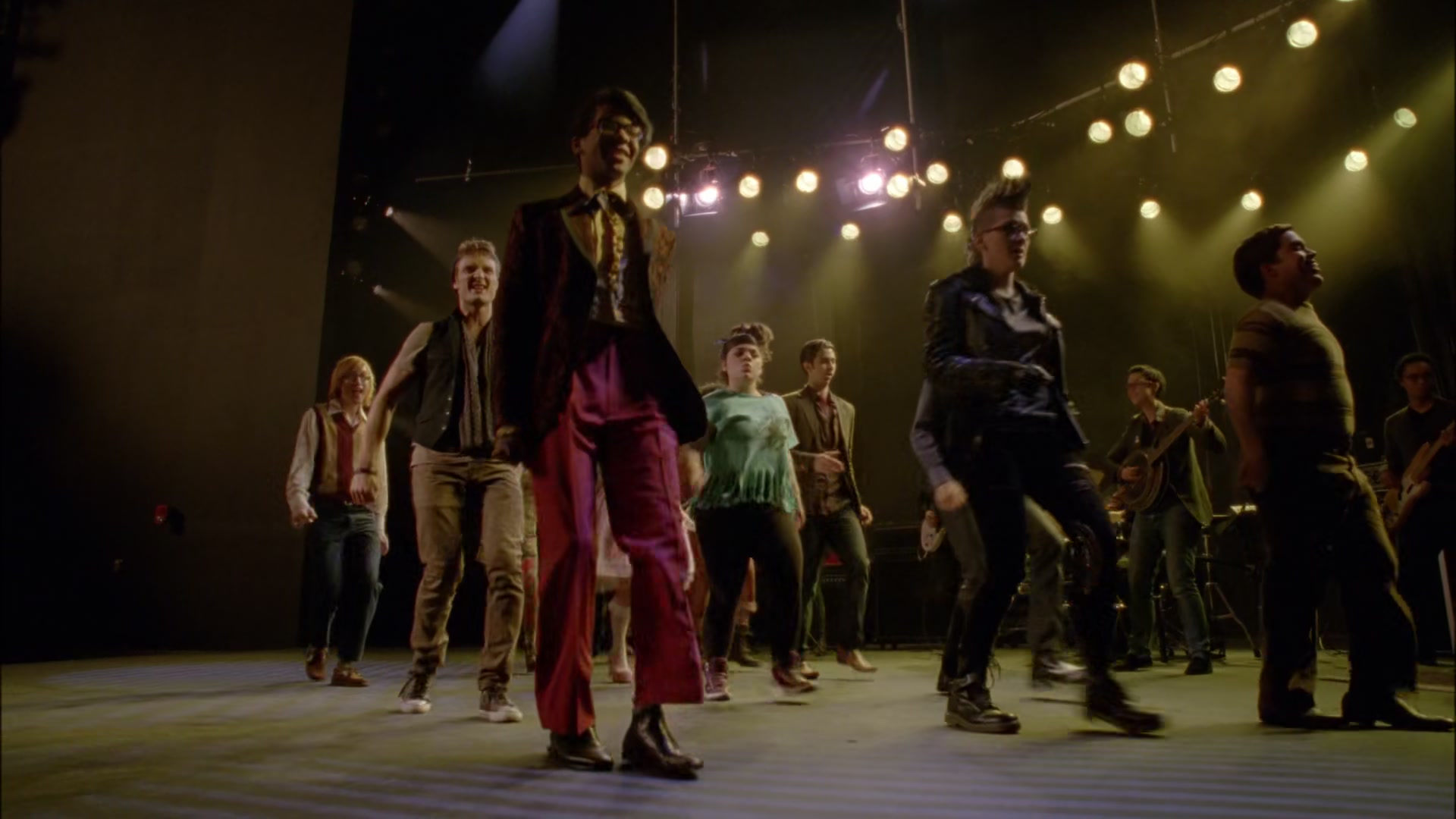 Glee411-0344.jpg