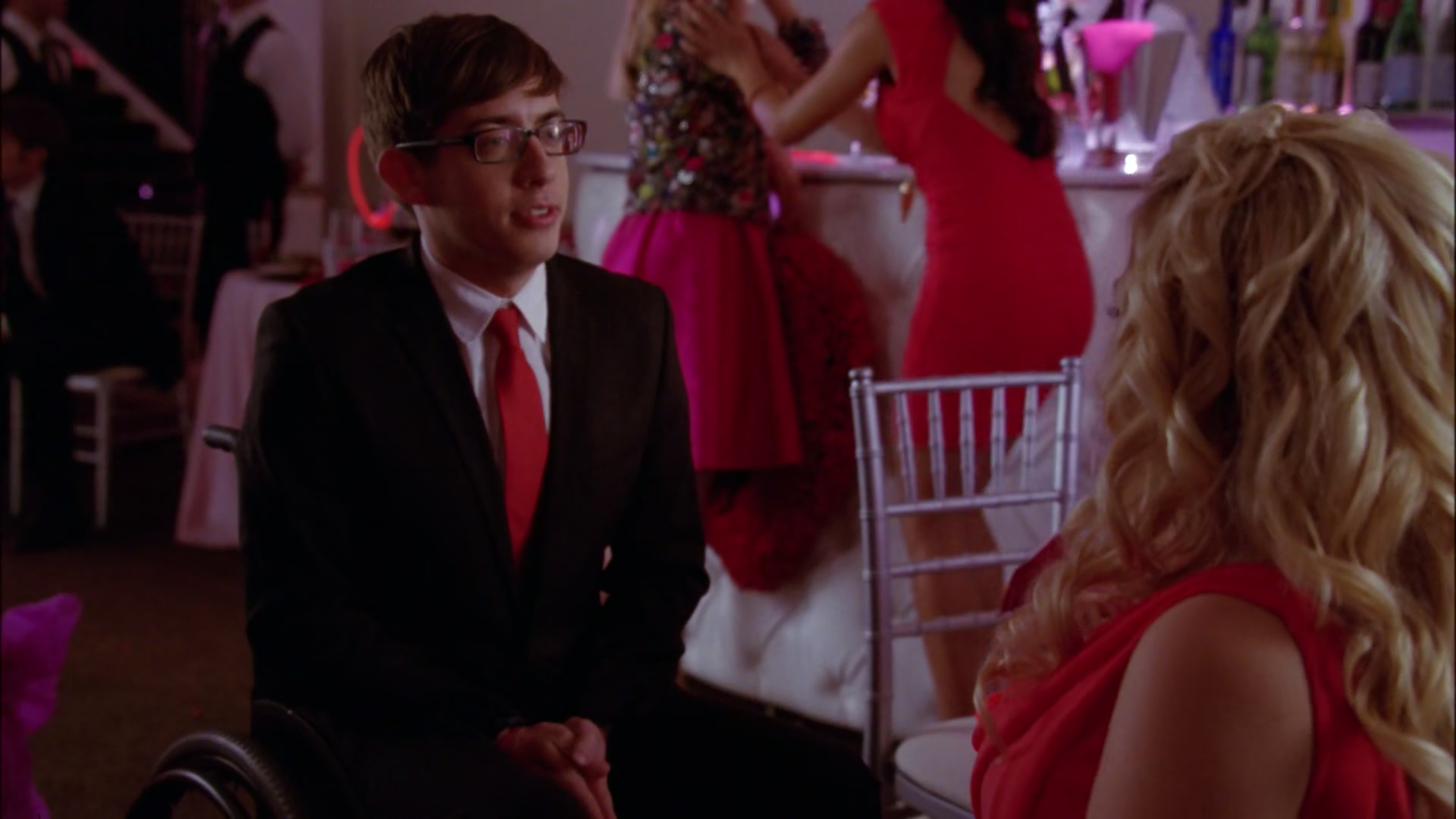 Glee414-0708.jpg